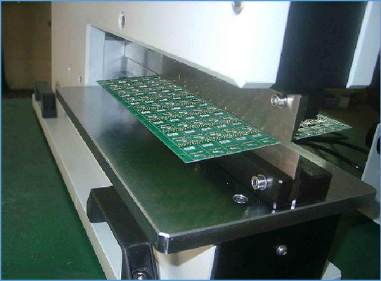 SMT ZM30-P를 위한 선형 블레이드 절단기와 게니테크 PCB V 홈 기계